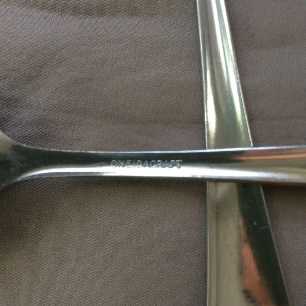 Oneida Craft 2 Oval Soup Spoons Needlepoint Beaded Artisty Stainless Steel 7 in